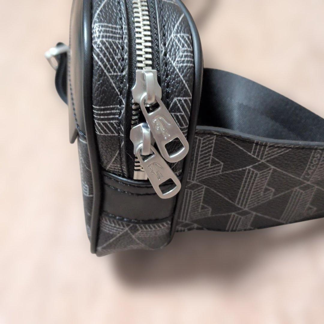 LACOSTE ボディバッグ