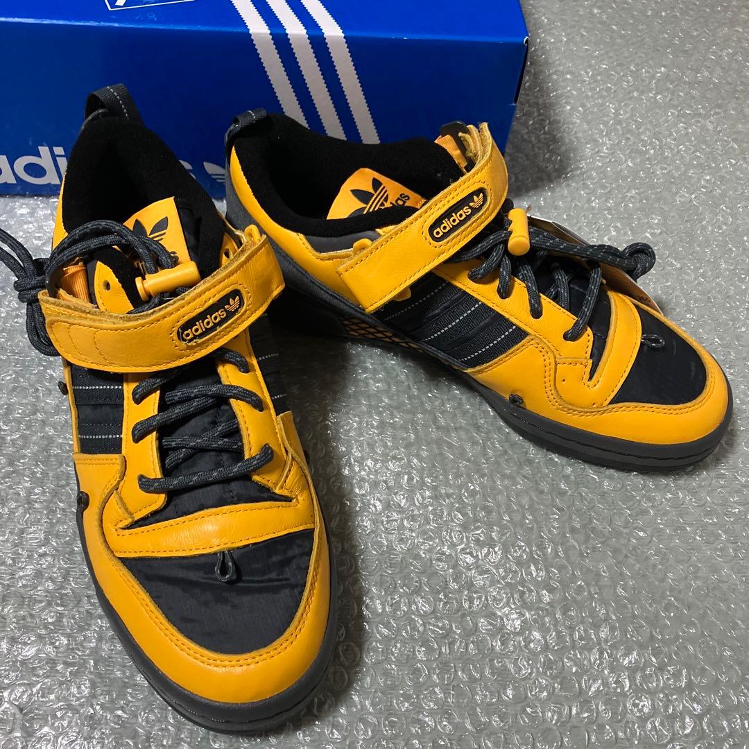adidas フォーラムロー CAMP