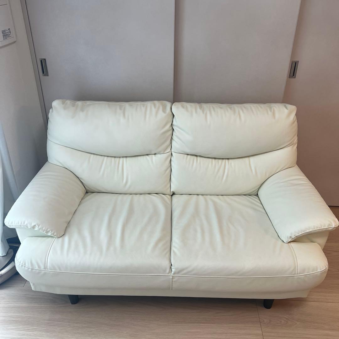 【送料込み価格】ホワイト合成皮革2人掛けソファ