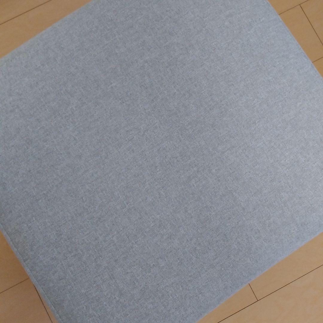 極美品　②2つあります。グレー ファブリック オットマン　脚取り外し可能
