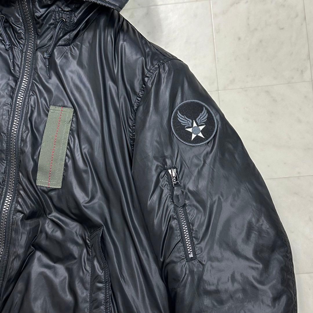 〈美品〉AVIREX アヴィレックス【XL】フード付きビッグロゴ 中綿ジャケット