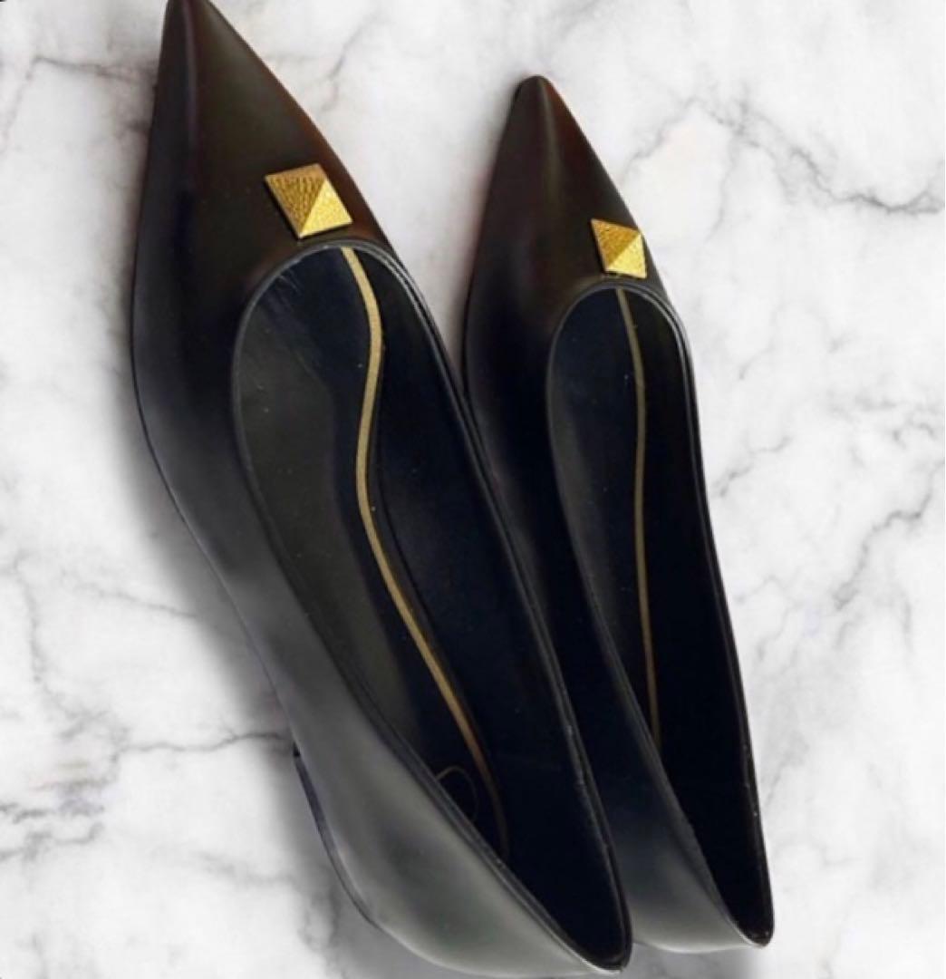 ブラックポインテッドトゥフラットシューズ