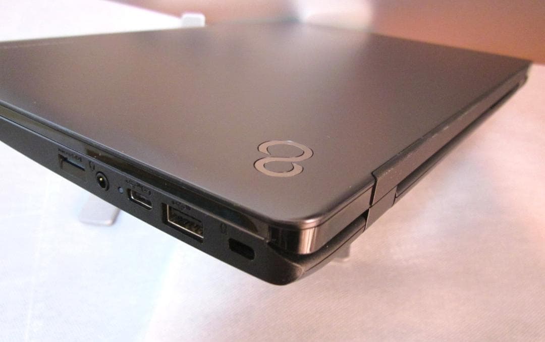 Chromebook本体 Fujitsu FMV Chormebook 14/F 8GB/128GB