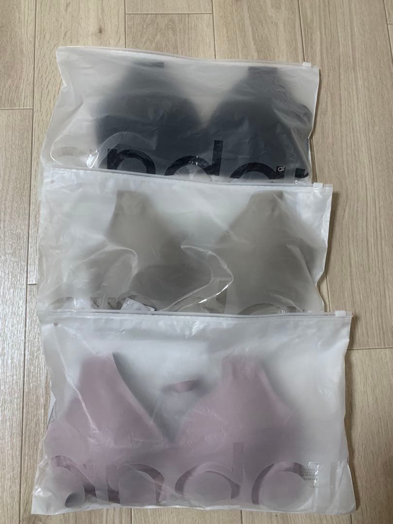 [値下げ] 韓国大人気　andar ノンワイヤーブラジャー　S 3セット