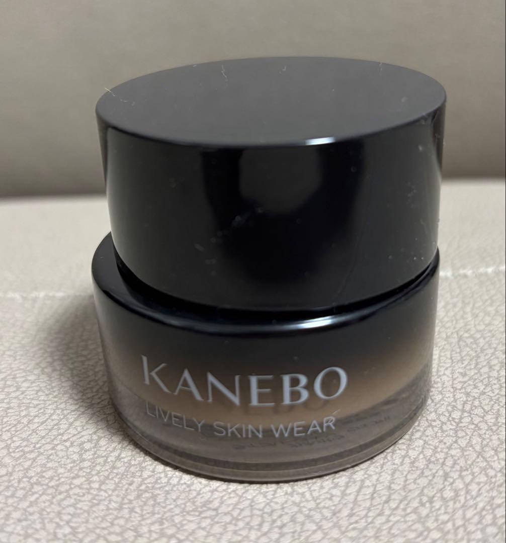 KANEBO LIVELY SKIN WEAR II 220 美品