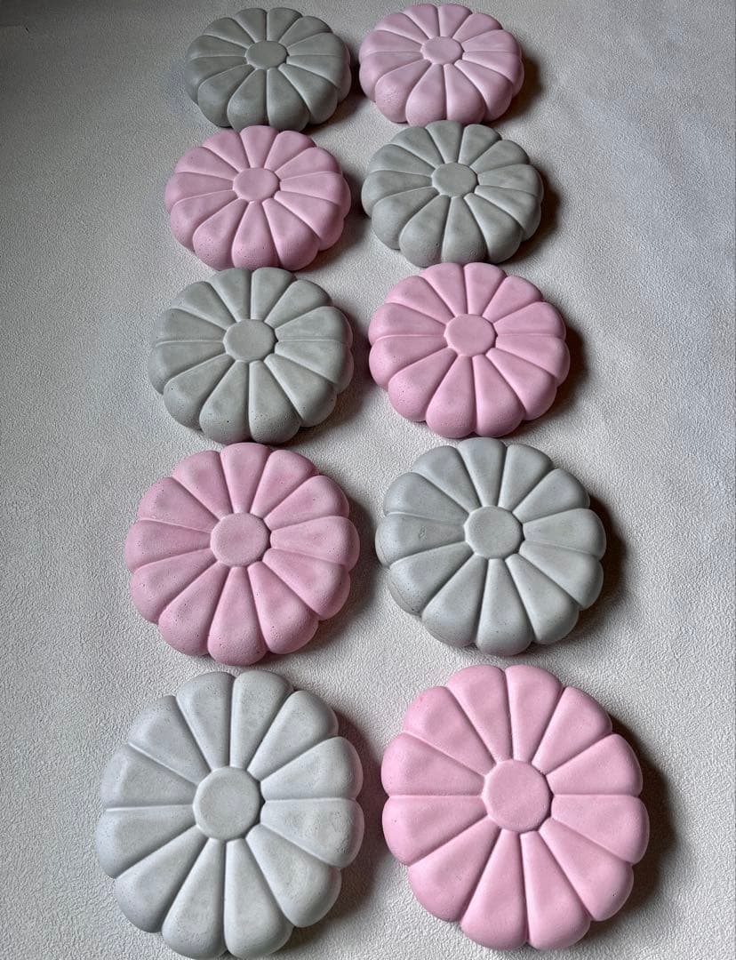 お花のステップストーン 飾り石 花台ガーデン雑貨 セメント製 モルタル