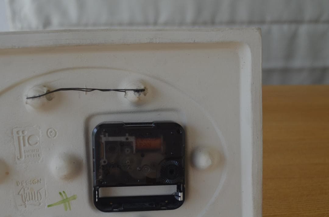 Jie Gantofta/ジィガントフタ●Aimo 壁掛け時計●ケマンソウ