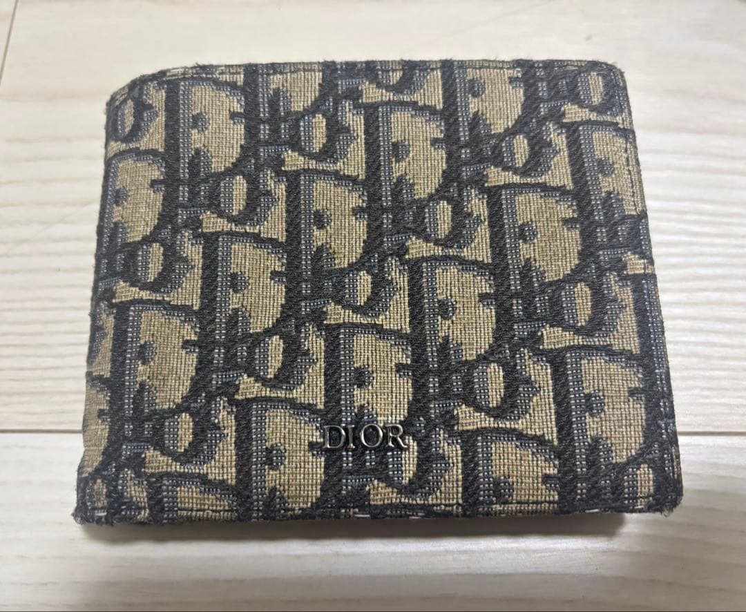 Dior 二つ折り財布 モノグラムデザイン