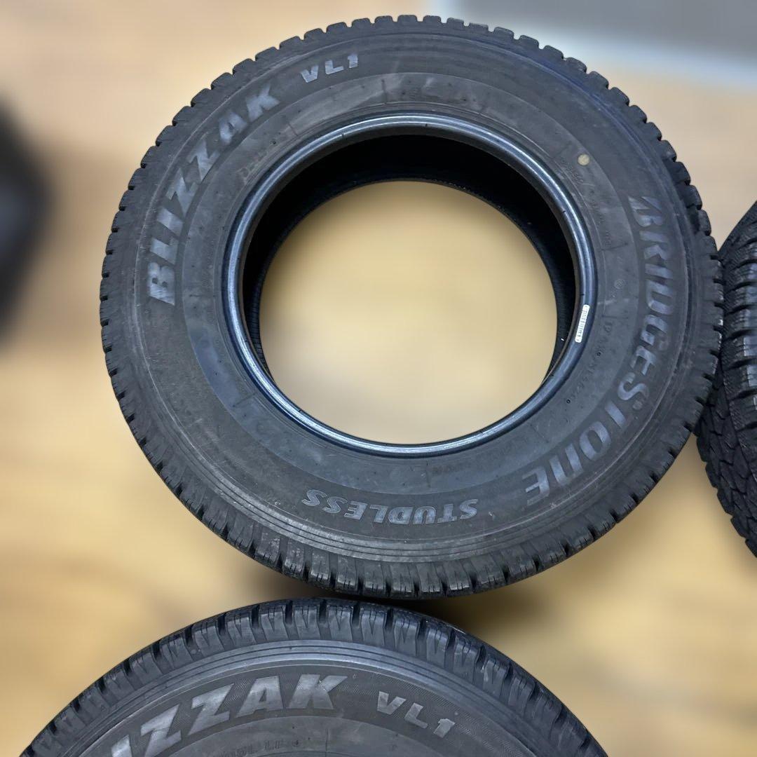 ブリヂストン 195/80R15 冬用タイヤ　2020年　4本(2-89)