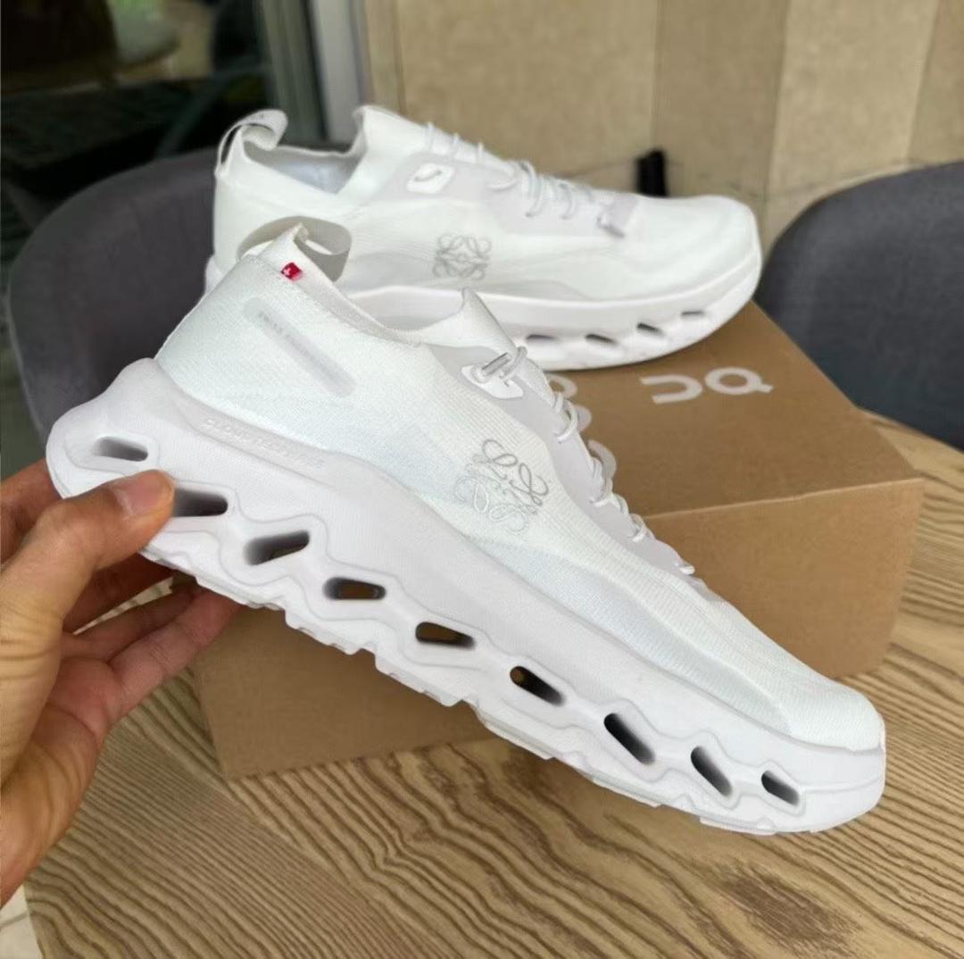 LOEWE On Cloudtilt ホワイト　袋・箱付き