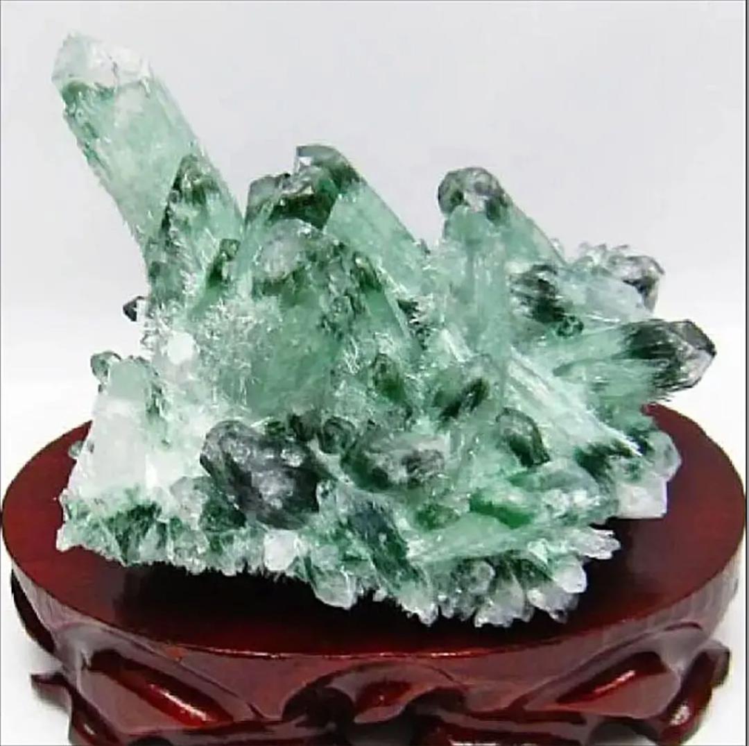 ☆ 綺麗！緑水晶 グリーンクォーツクラスター 732g 台座付き