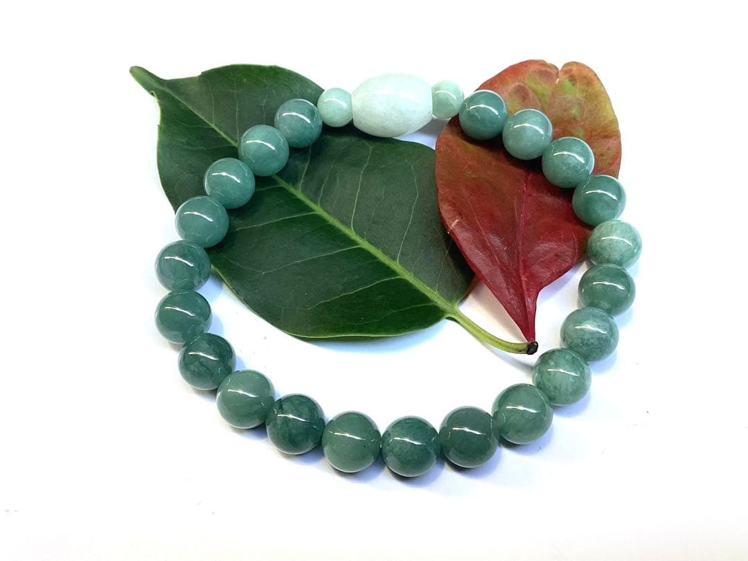 ✳1点限り‼️ 糸魚川翡翠入りコン沢青緑色　棗型入りブレスレット　本物保証品です‼️