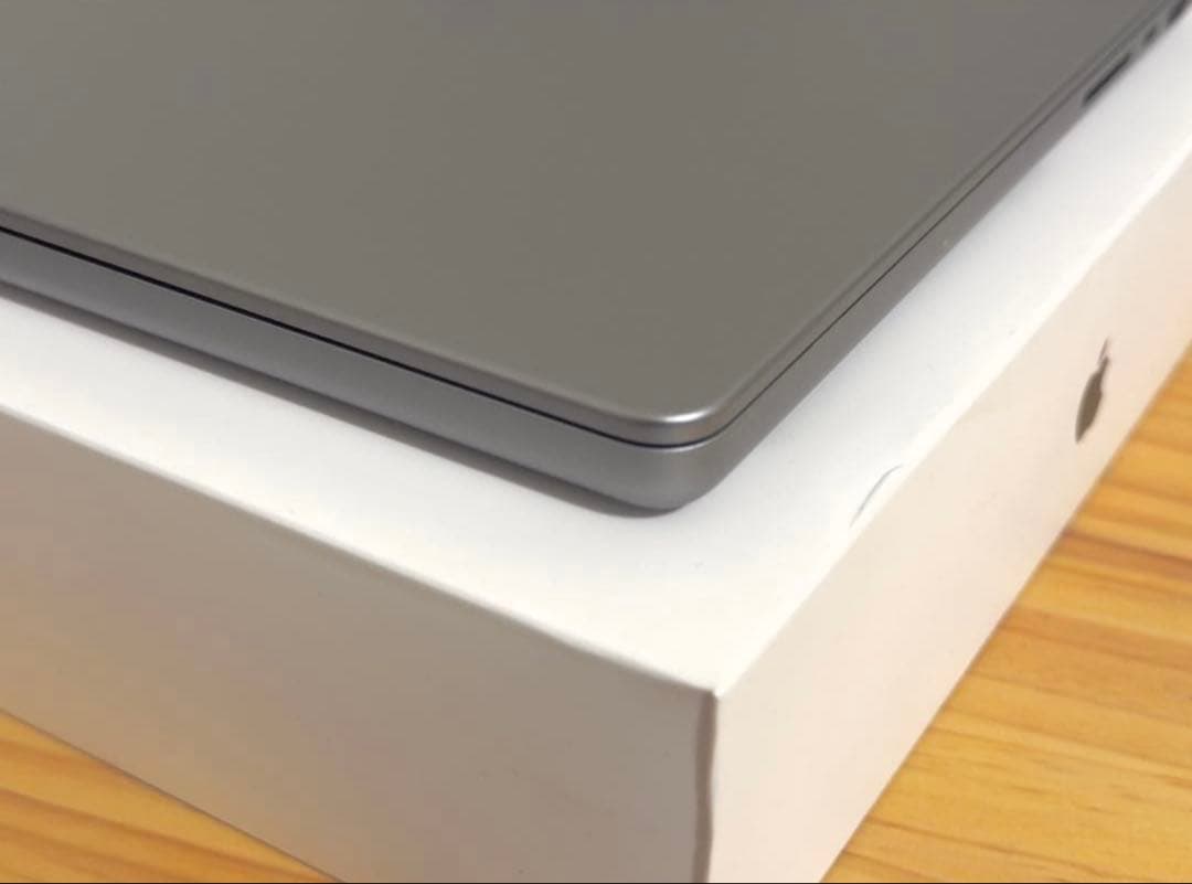 8TB 64GB MacBook Pro 14インチ USキーボード CTO