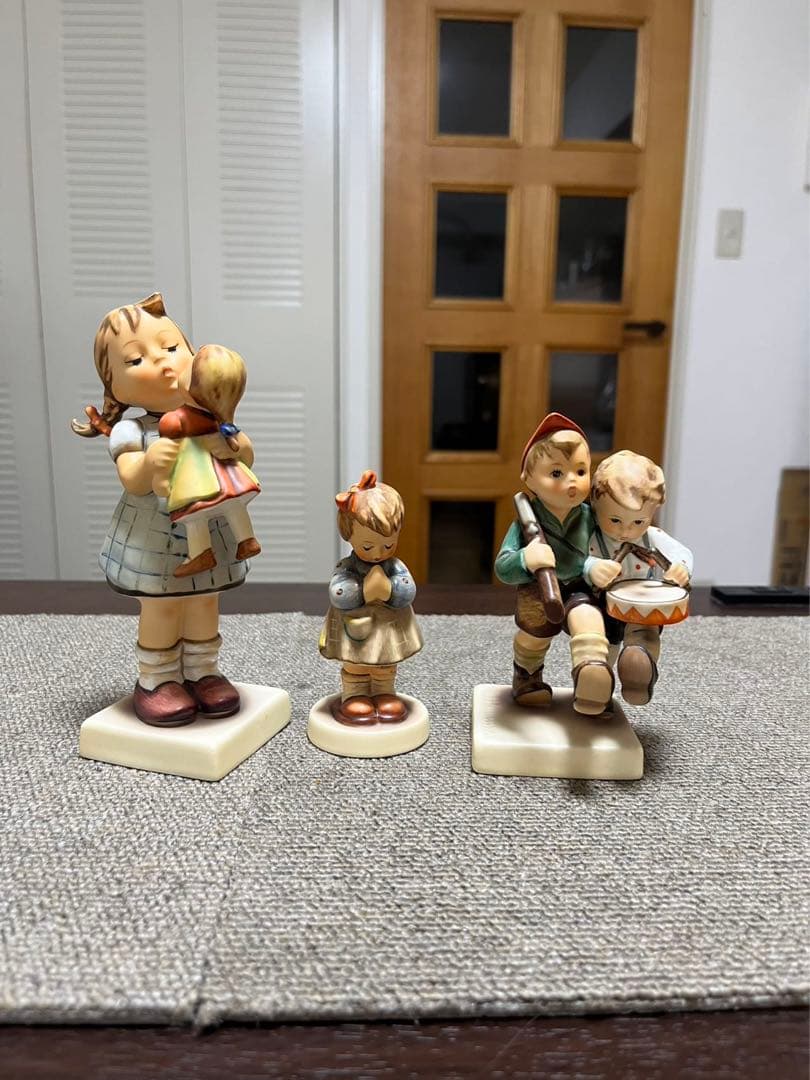 ドイツのゲーベル、フンメル人形　3体セット