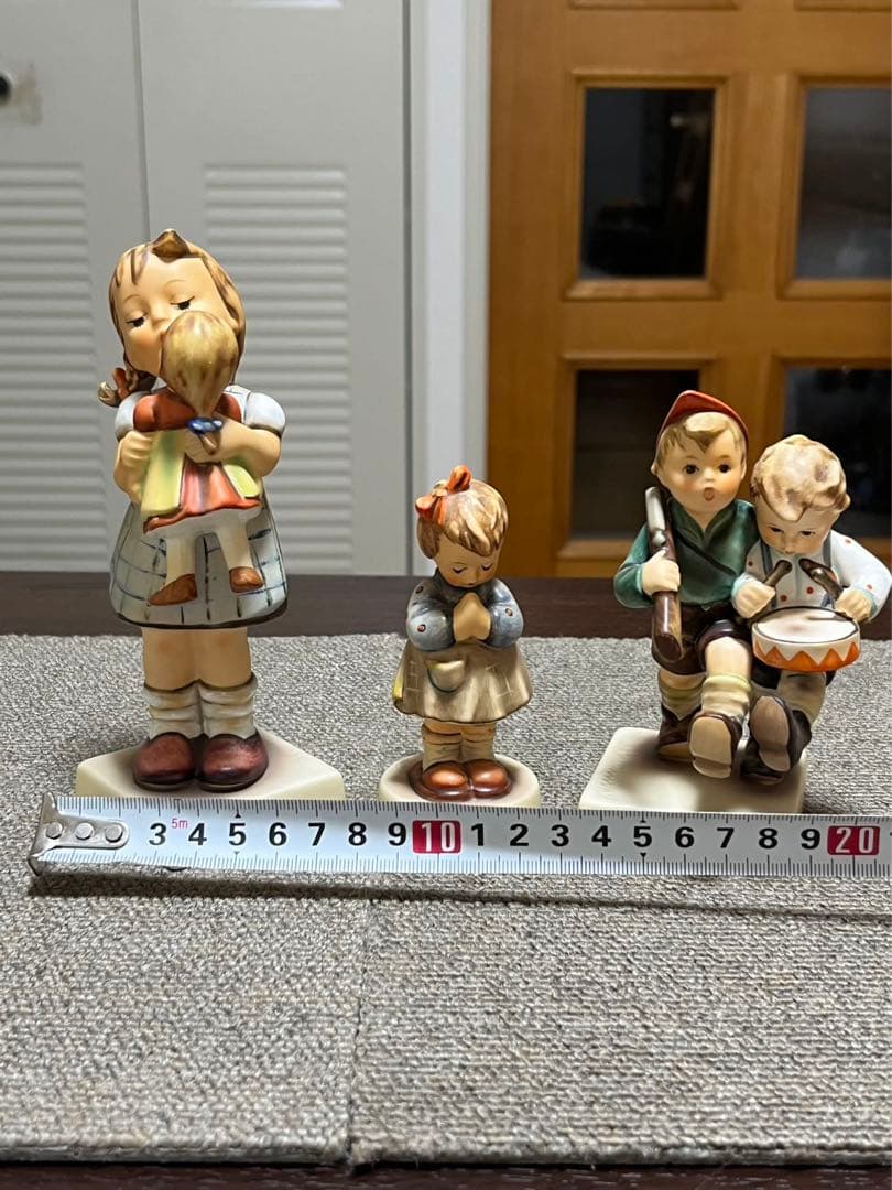 ドイツのゲーベル、フンメル人形　3体セット