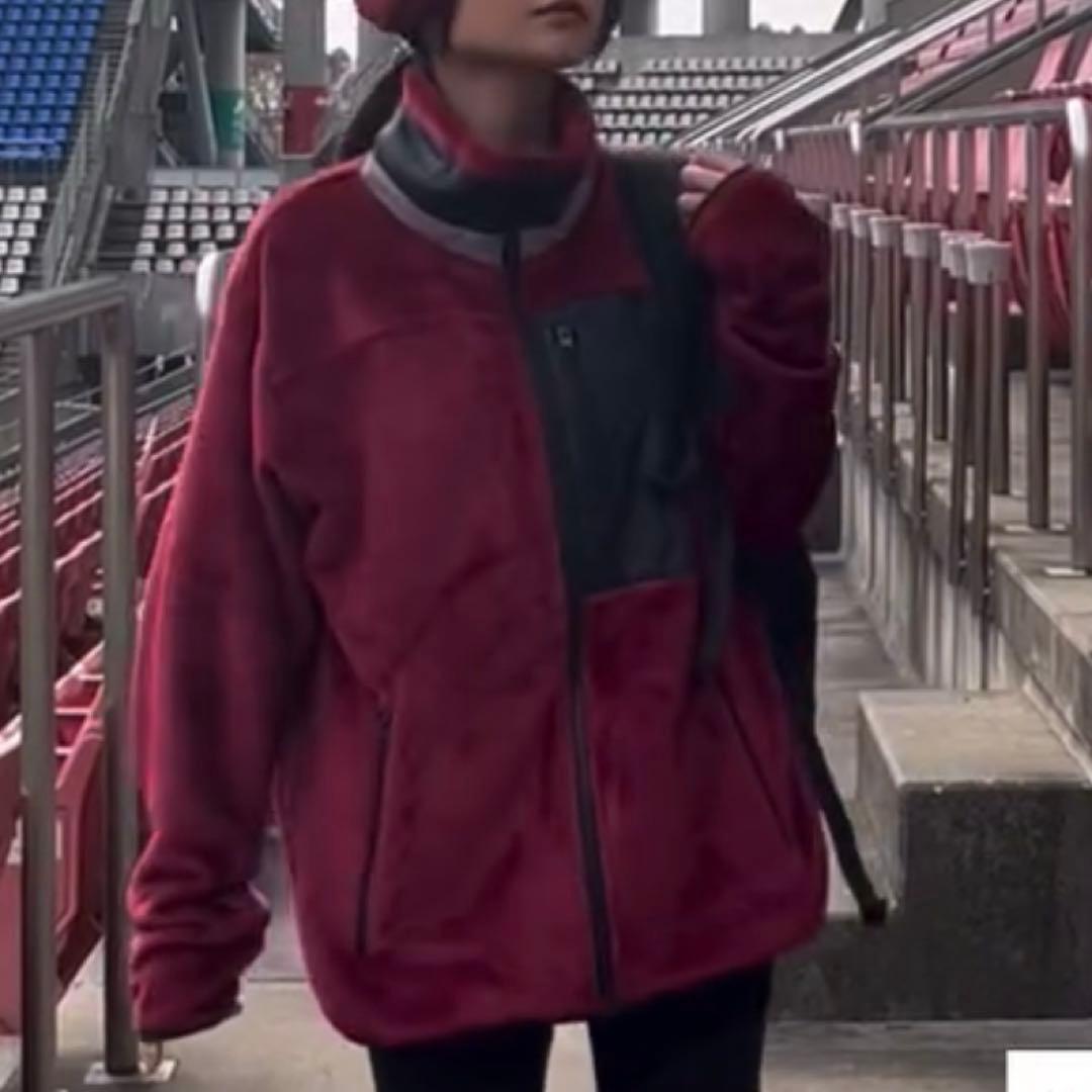 鹿島アントラーズ　フリースジャケット レッド