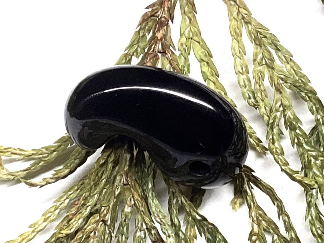 ✳黒平鉱山*モリオン水晶勾玉*希少高額になっています‼️ 本物保証品　業者様も‼️