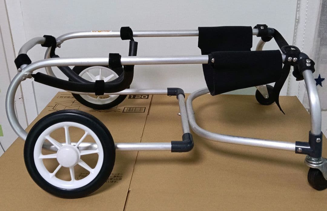 【限界値下げ】犬用車イス アルミ製　中型犬用 オーダメイド　ポチの車イス　4輪