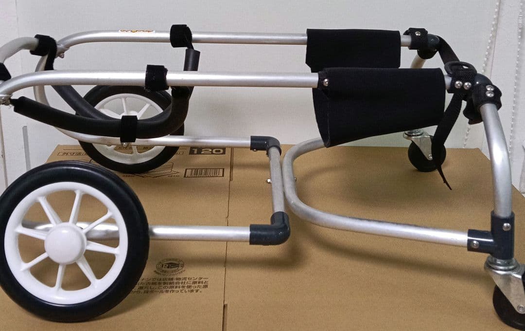 【限界値下げ】犬用車イス アルミ製　中型犬用 オーダメイド　ポチの車イス　4輪