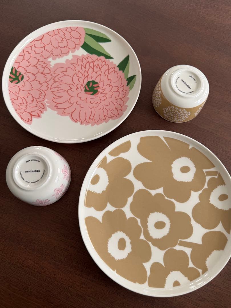 marimekko 食器セット（ピンク・ベージュ）
