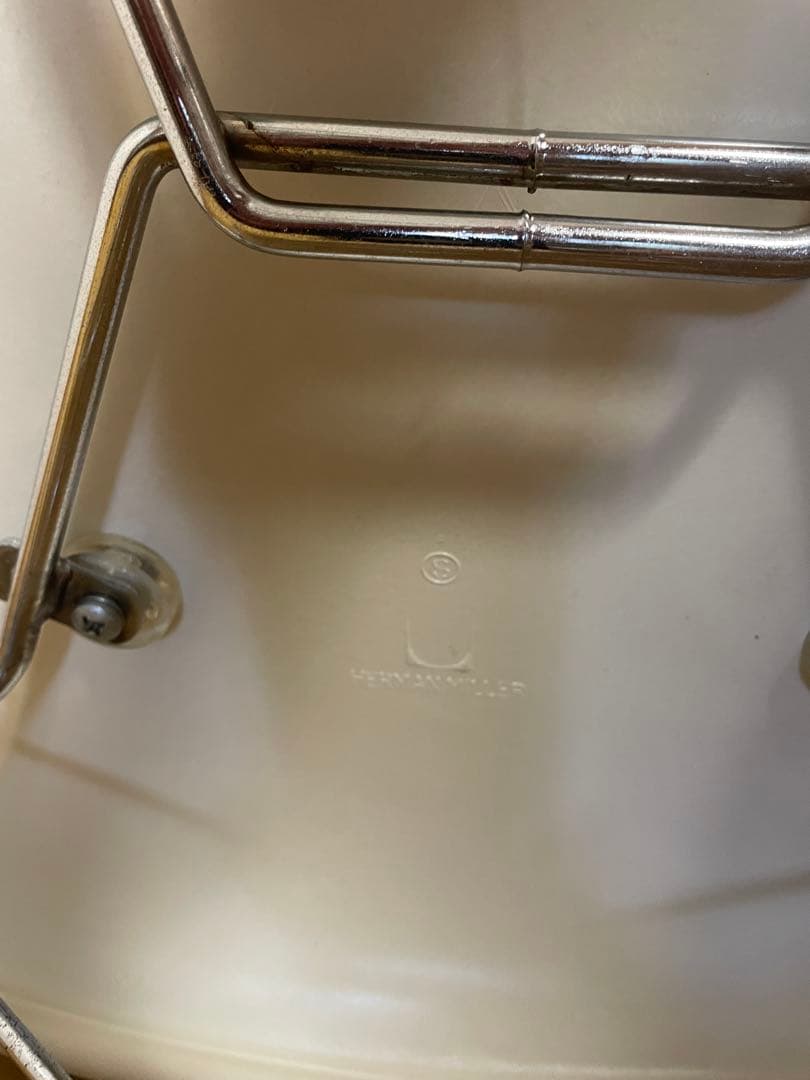 アームシェルチェア　ハーマンミラー　イームズ アームシェルチェア