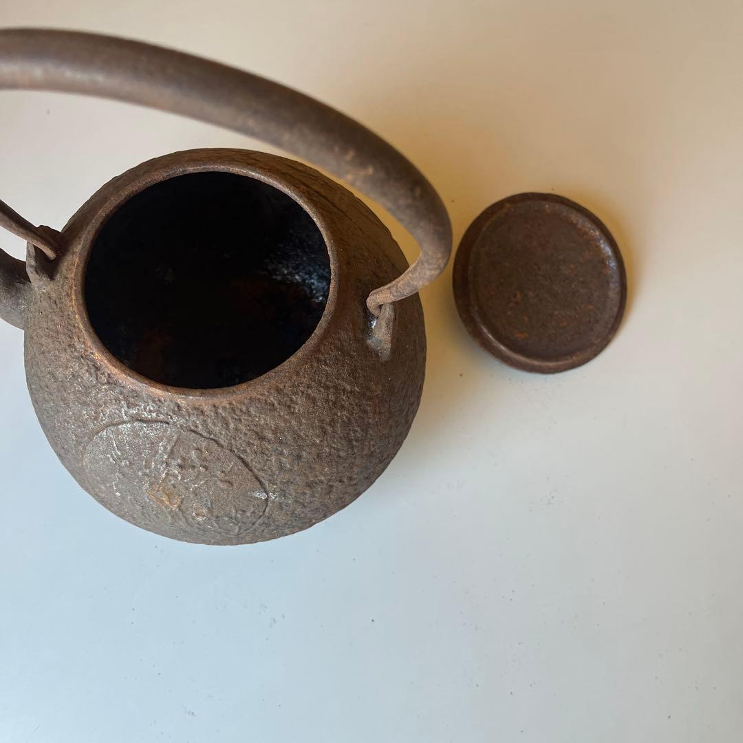 鉄瓶　骨董品　松　竹　梅　図　鉄蓋遊環摘　水漏れ　無し