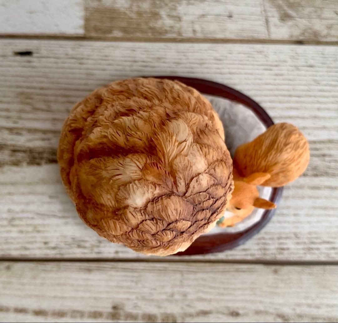 ブラウンじいさまとりすのナトキン 限定版 フィギュリン ピーターラビット 置物