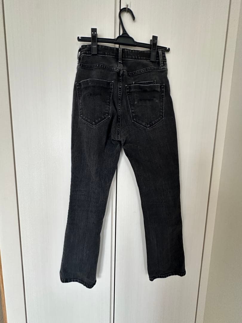 YANUK デニム ブラック 23 試着のみ 即日発送