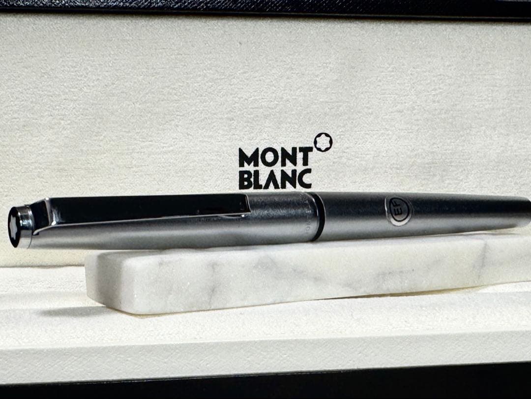 【極美品】モンブランNO300万年筆 EF シルバー・ブラック
