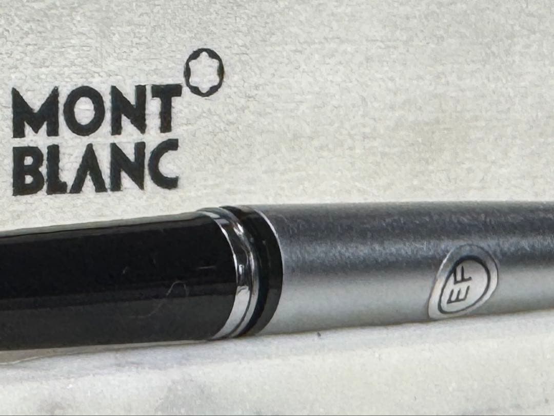 【極美品】モンブランNO300万年筆 EF シルバー・ブラック