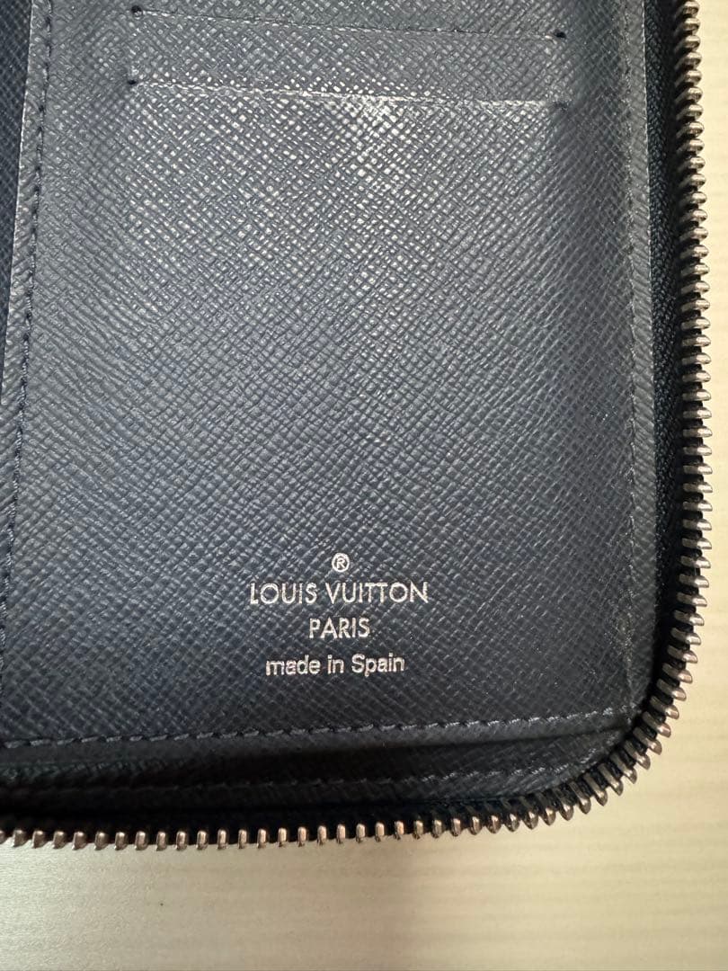 LOUIS VUITTON 長財布　タイガ　ヴェルティカル ネイビー