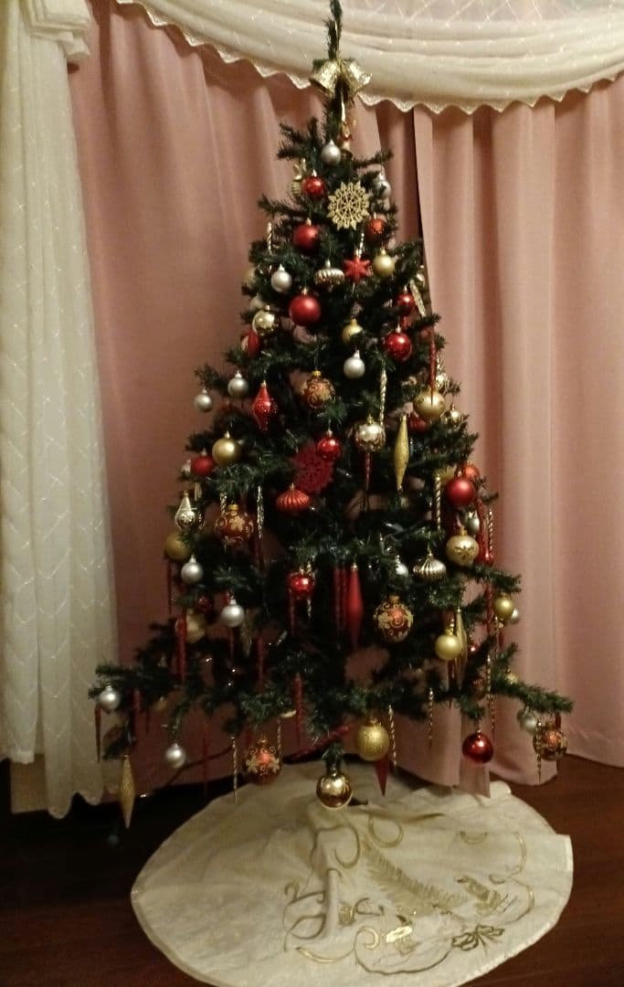 超大型 180cm クリスマスツリー 　金、赤のオーナメント　装飾品　スカート付