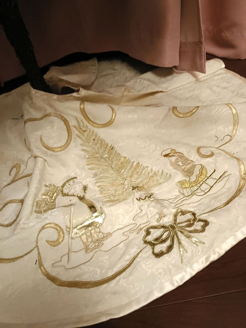 超大型 180cm クリスマスツリー 　金、赤のオーナメント　装飾品　スカート付