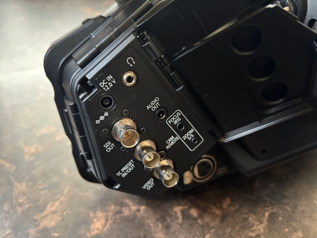 Panasonic 4K ビデオカメラ AG-DVX200