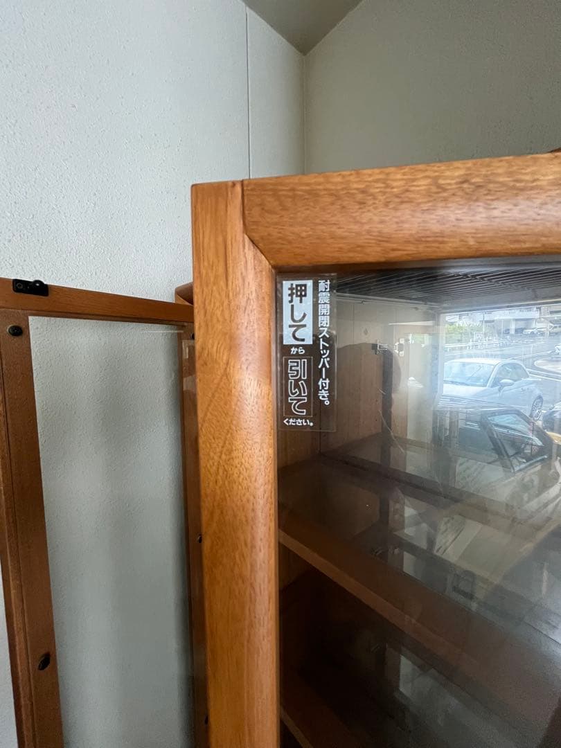 【新春特価】木製ガラス扉キャビネット 5段　(棚板もガラスで、めちゃ綺麗です)