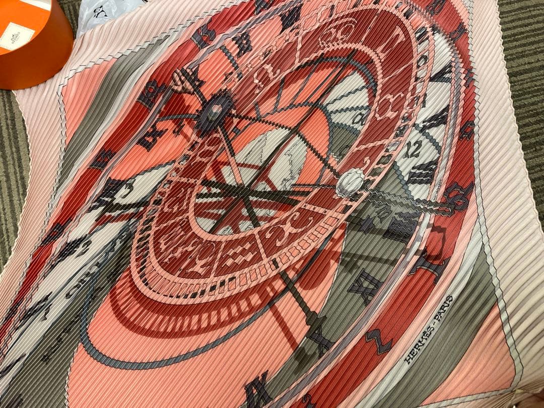 エルメス　プリーツスカーフ