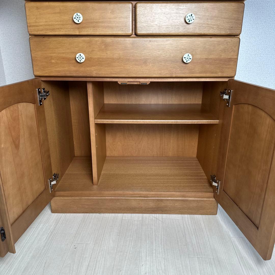 カリモク チターノ 食器棚 キッチンボード キッチン収納 瀬戸ものつまみi1※