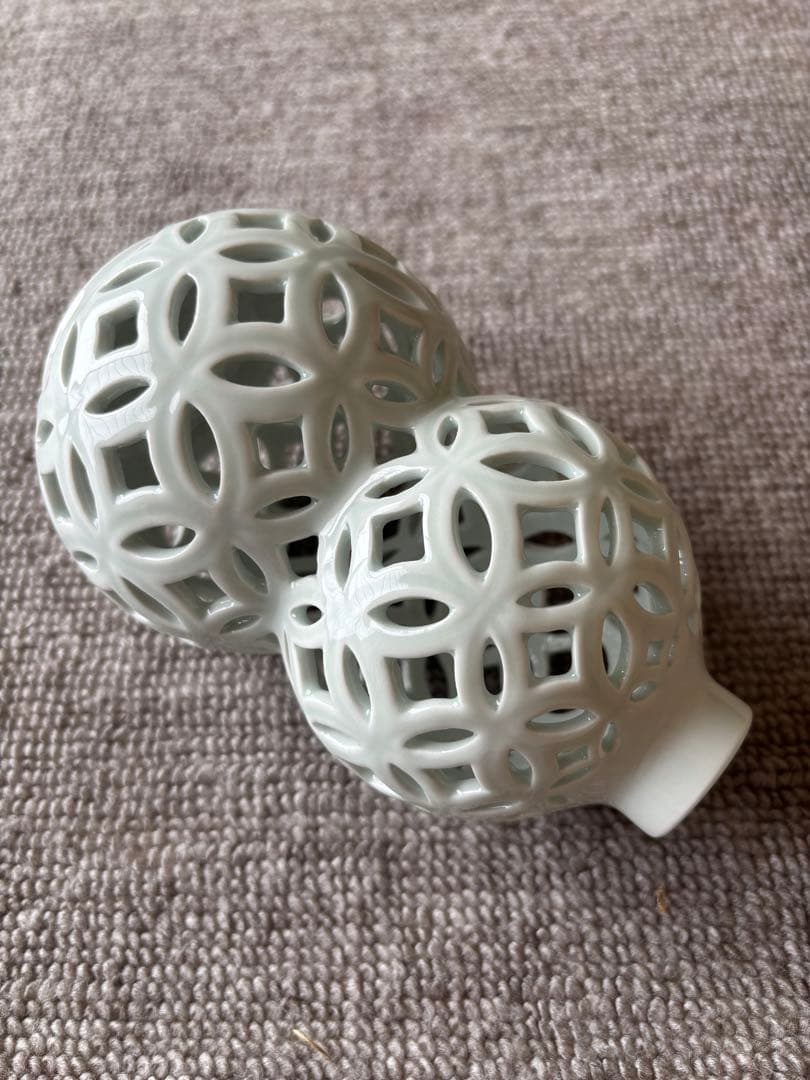 茶道具　平戸窯　三川内焼　平戸悦山造　白磁　七宝透　瓢杓立　共箱付き