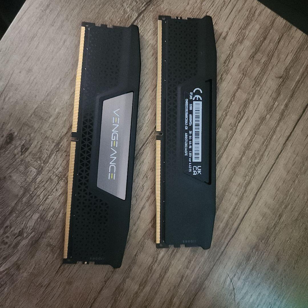 Vengeance 32GB 6000MT/s メモリ ２枚