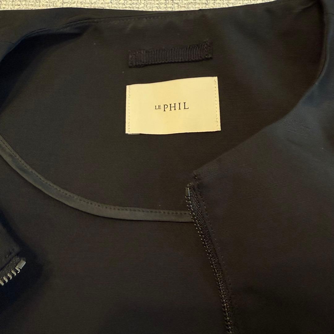 美品　LE PHIL ブラックジップアップドレス風ジャケット　celford