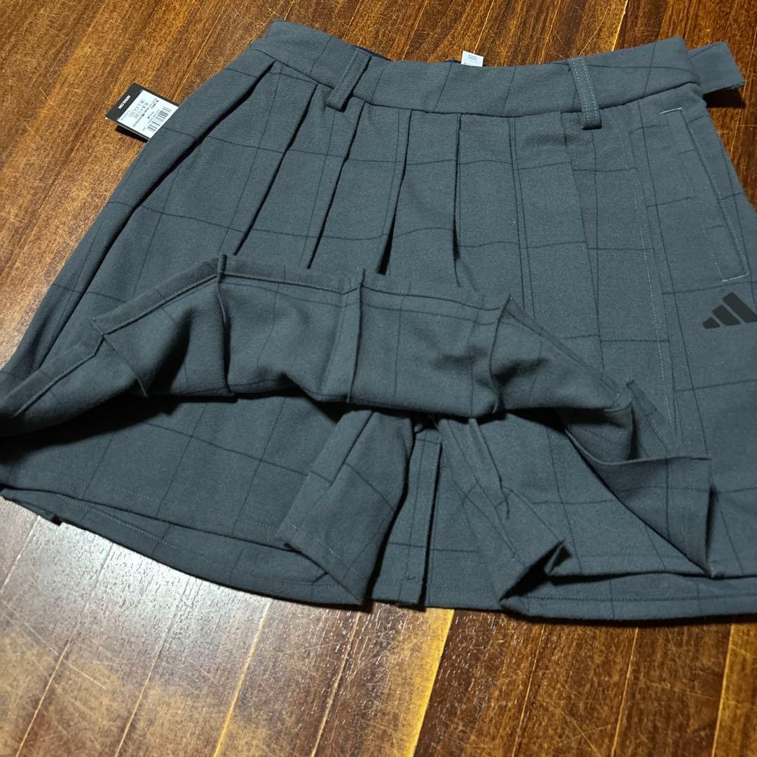 新品 ゴルフウェア アディダス チェックスカート ビックロゴフーディー パーカー