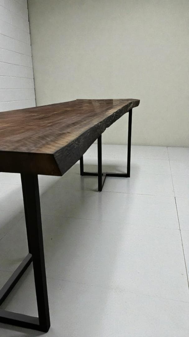 ウォールナット一枚板2200mm｜深い色艶と静かな存在感が美しい無垢天板