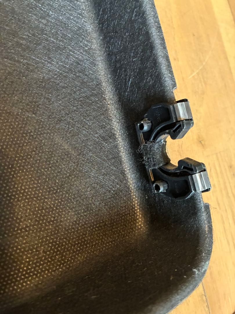 日産ノート　ラゲッジボード　トノカバー