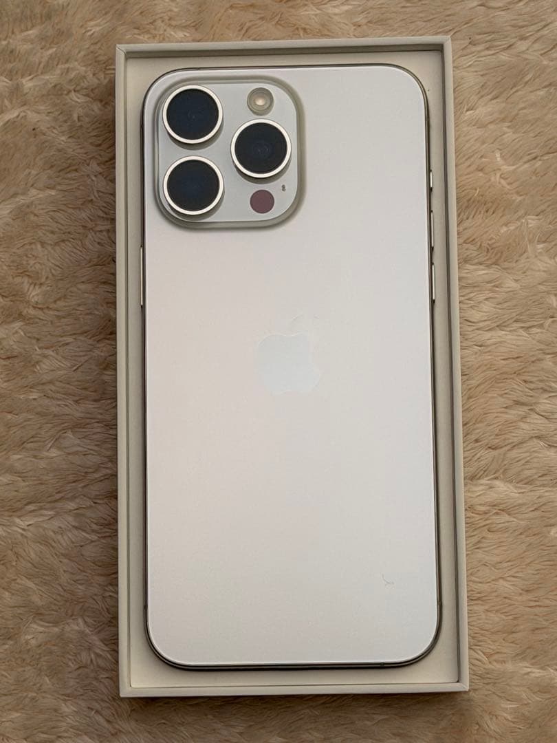 iPhone 15 Pro Max 256GB ホワイト SIMフリー