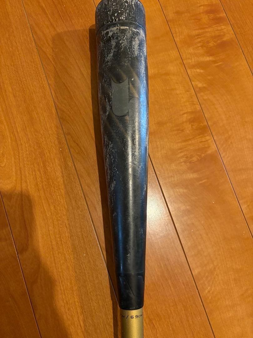 MM18 カーボンファイバー バット ブラック