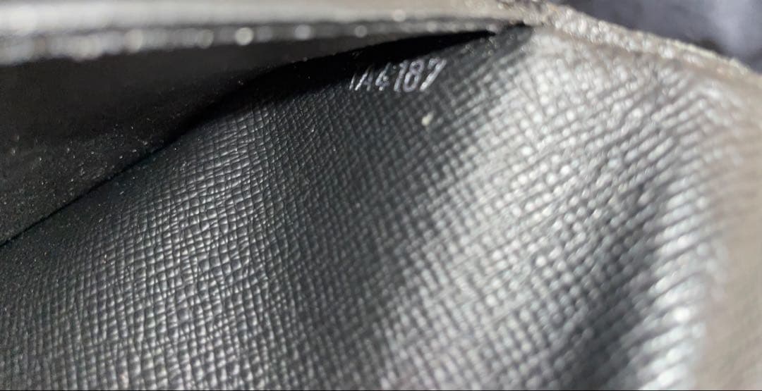 LOUIS VUITTON ポルトフォイユ・ブラザ モノグラム エクリプス長財布