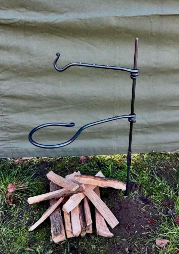 キャンプ用品　ファイヤーアンカー