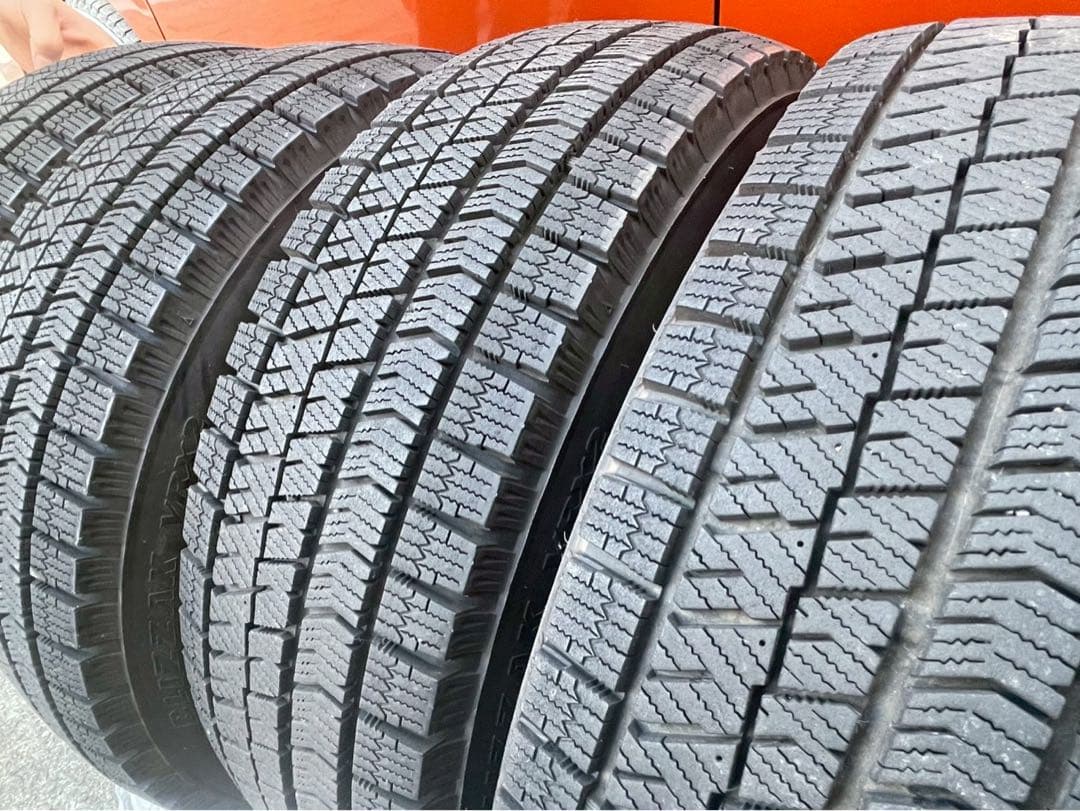 BRIDGESTONE VRX2 ４本セット　冬用タイヤ