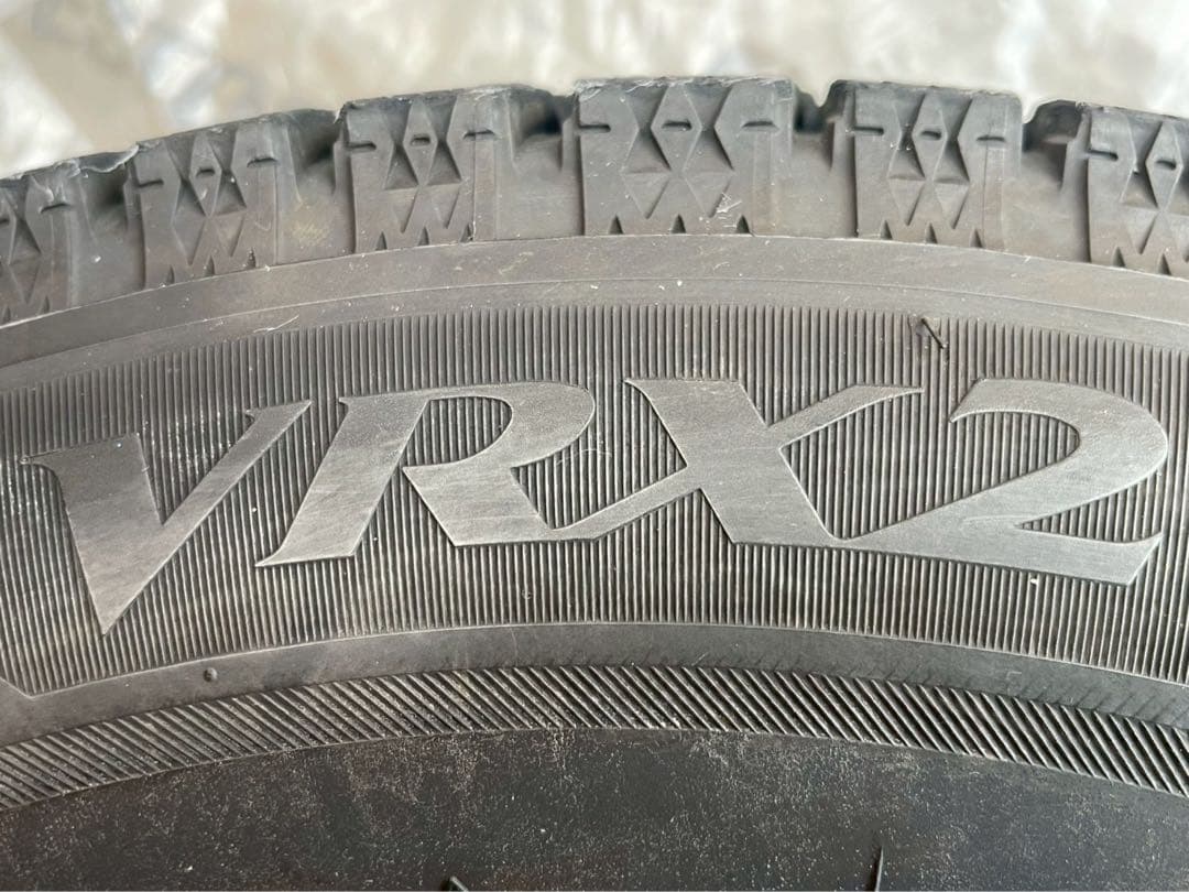 BRIDGESTONE VRX2 ４本セット　冬用タイヤ