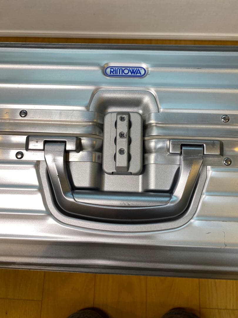 【廃盤】【レア】リモワ　RIMOWA 大型サイズ　おそらく104L